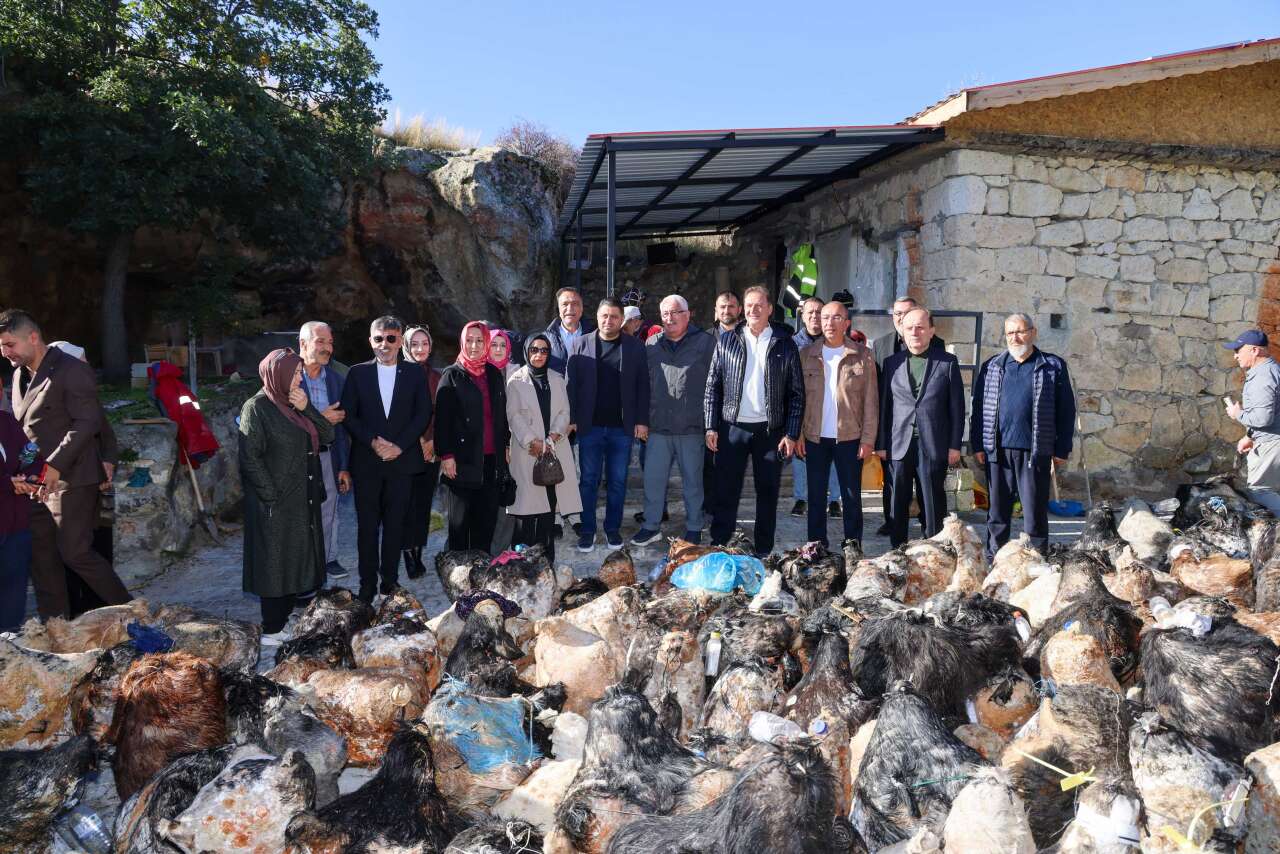 Konya’nın mağaralarında aylarca bekledi! Asırlık lezzet için uzun kuyruklar oluştu 5
